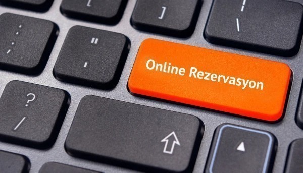 Alman turistler rezervasyonda online platformları tercih ediyor